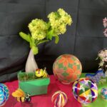手毬、菜の花、つくしの写真