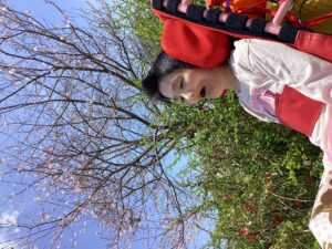 ウエルネスガーデンの桜の花と利用者さんの写真6