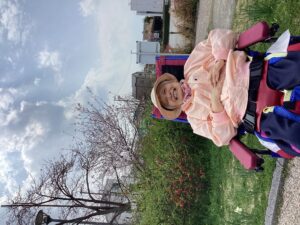 ウエルネスガーデンの桜の花と利用者さんの写真3
