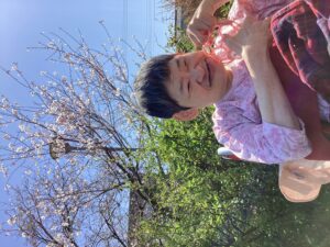 ウエルネスガーデンの桜の花と利用者さんの写真5
