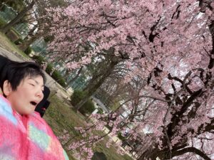 桜の花と利用者さんの写真７