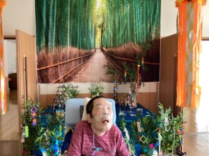 七夕飾りと利用者さんの写真８